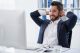 Zufriedener Sohn im Büro Zufriedener Sohn im Büro